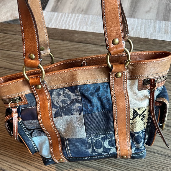 Vintage coach bag patchwork blues with leather straps and buckles - Picture 2 of 12
